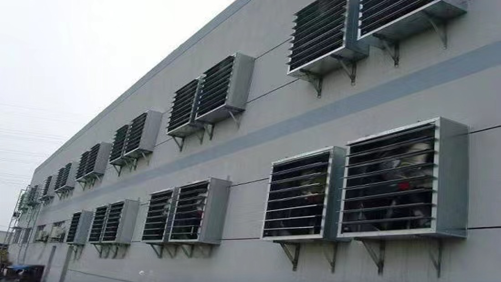 quạt hút thông gió nhà xưởng